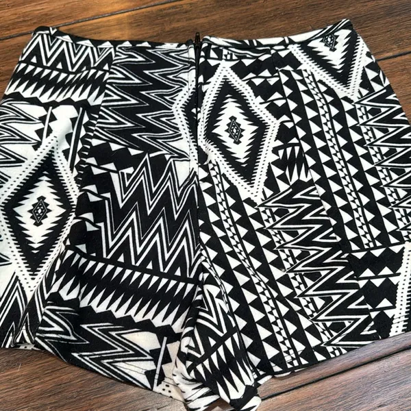 Nollie for Pacsun Aztec High Waisted Shorts - Image 7