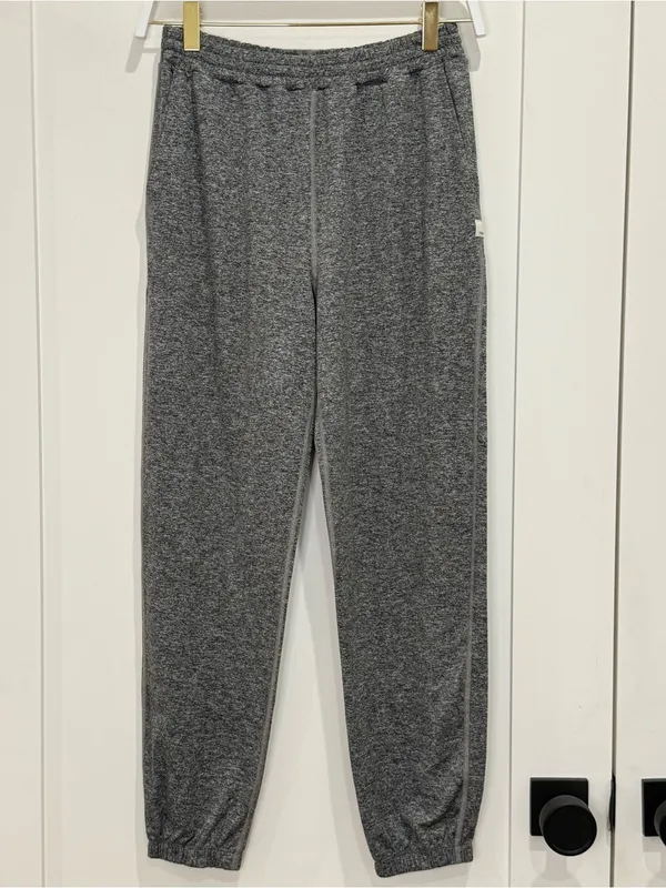 Vuori Boyfriend Sweatpants Joggers Small Gray Athleisure Lounge Minimal Travel - Image 6