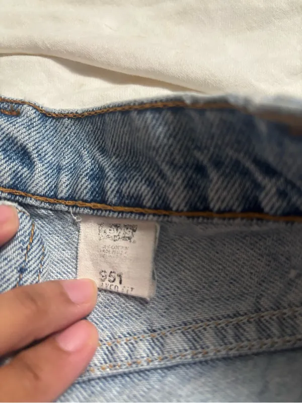 Levi’s 951 Orange Tab Relaxed Fit Light Wash Denim Shorts High Rise Cutoff - Image 3