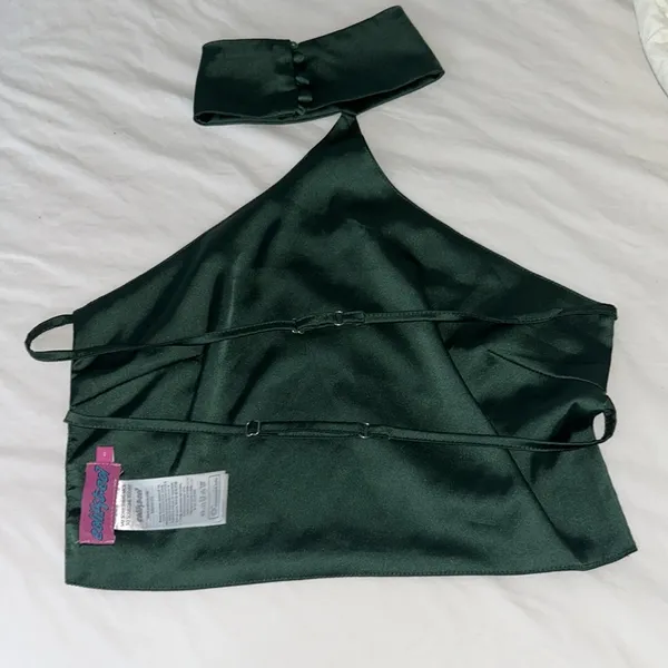 Edikted Diana Silk Crop Top. Size Small - Image 4