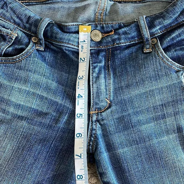 Abercrombie and Fitch Denim Jeans. Size 4R Distressed, medium wash‎ - Image 5