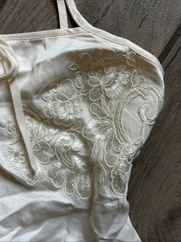 437 Cream Lace-Trim Tie-Front Cami Top - Image 3