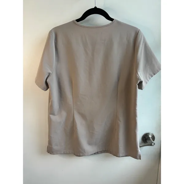 FIGS Catarina One-Pocket Scrub Top Medium‎ hospital workwear nurse layered - Image 3