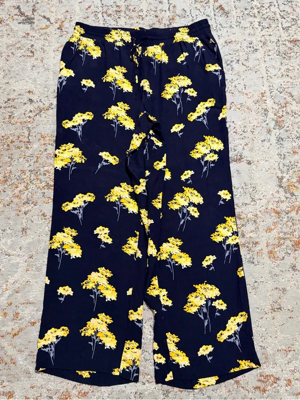 LOFT Wide Leg pull on pants size Medium - Image 10