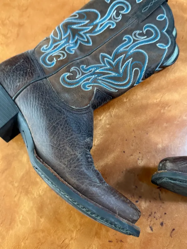 Ariat Legend Brown Leather Western Heeled Boots Turquoise Stitching size 6 - Image 7