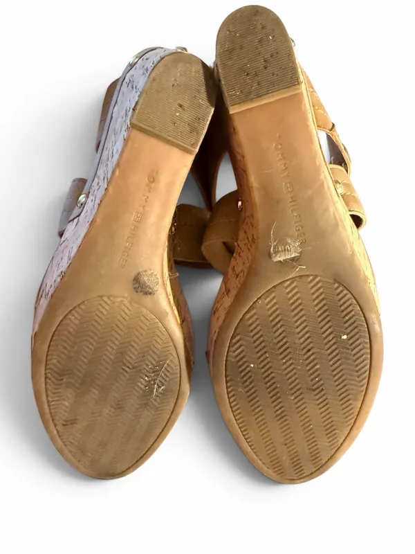 Tommy Hilfiger Tan Cork Wedge Sandals Gold Logo Size 10M - Image 9