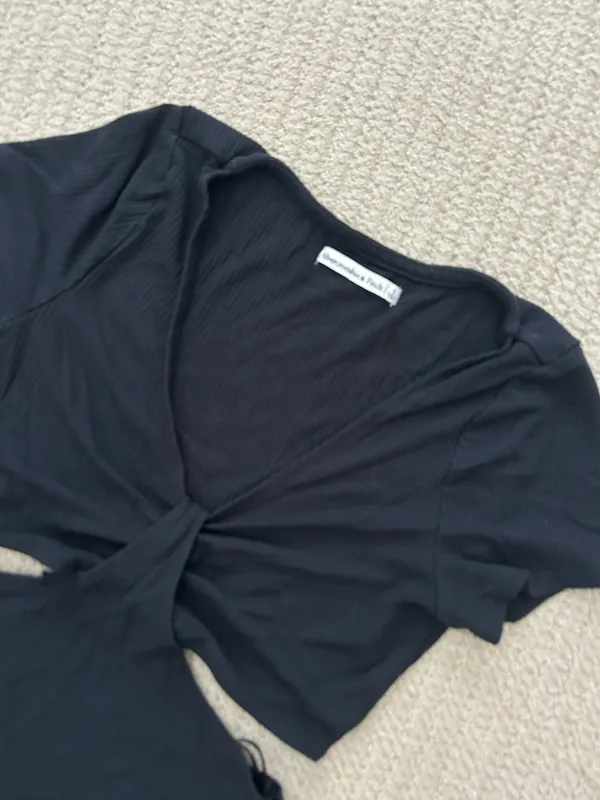 Abercrombie black small cutout dress - Image 4