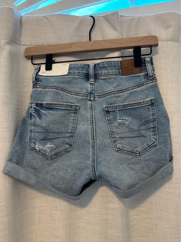 American Eagle Denim Mom Short Stretch - Image 2