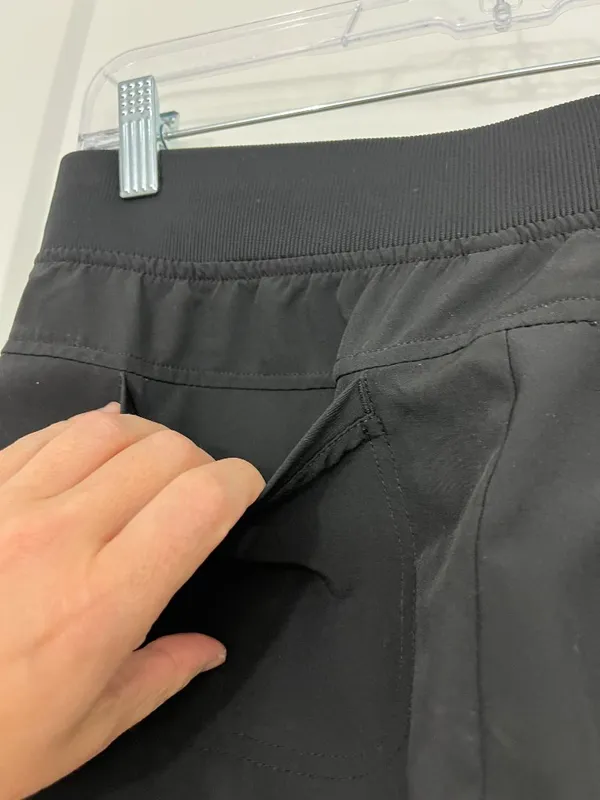 Athleta Size Small Black Drawstring Athletic Shorts Pockets - Image 4