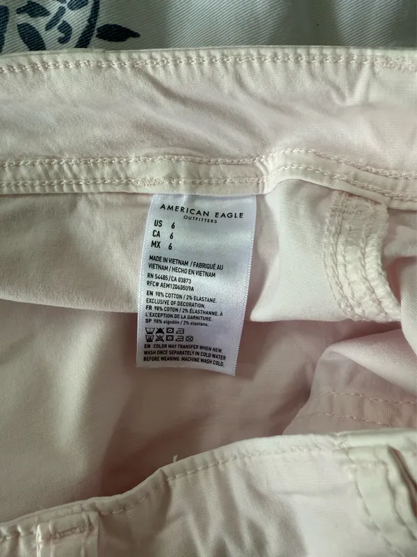 American Eagle Cargo Shorts - Image 4