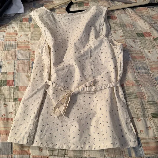 Brandy Melville Cream and Blue Sleeveless Top - Image 6