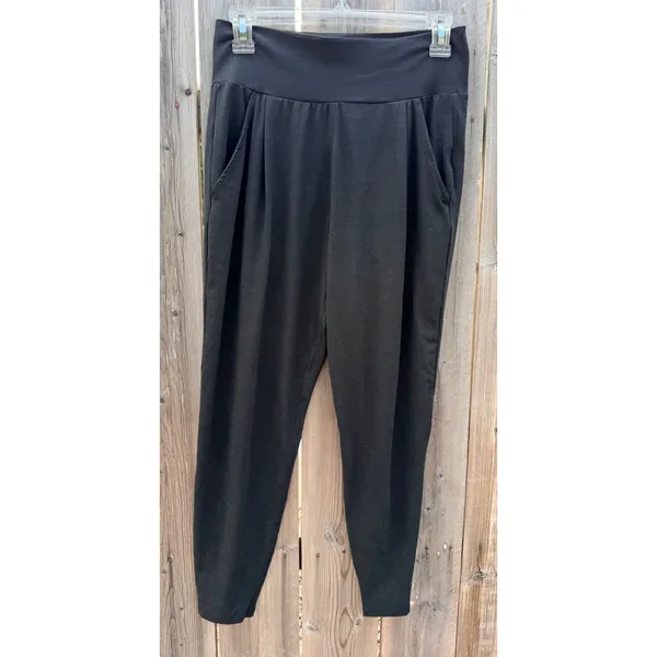 Vuori women's Lux At Ease Harem High Rise Jogger in Black Sz Small - Image 3