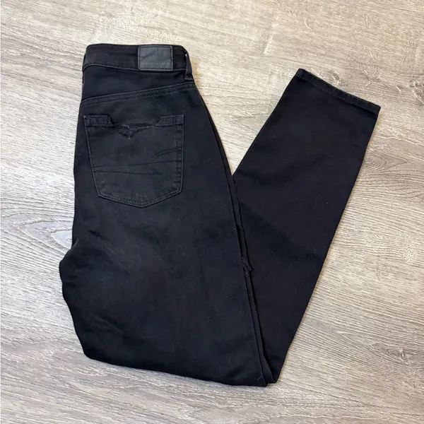 •AMERICAN EAGLE• DISTRESSED MOM JEANS - Image 3