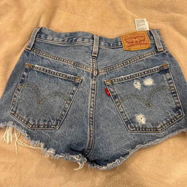 Levi’s Shorts - Image 3