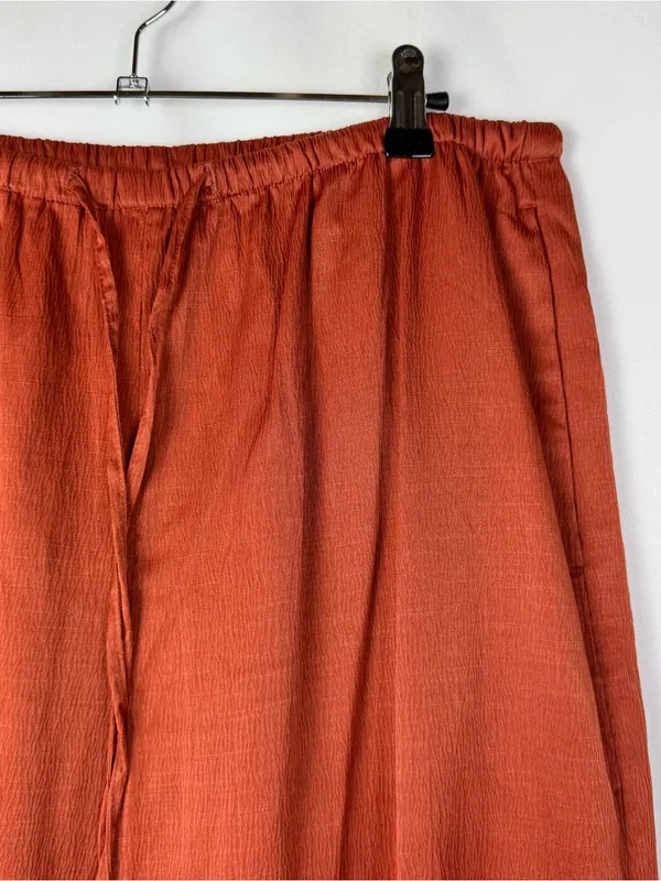 Banana Republic Rust Orange Crinkle Satin Pull On Wide Leg Pants M - Image 4