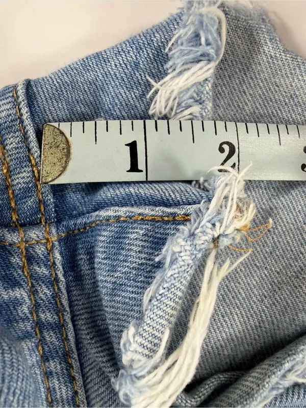 Levi’s 501 Original‎ Cut Off Denim Shorts W27 Light Wash Distressed Raw Hem - Image 6