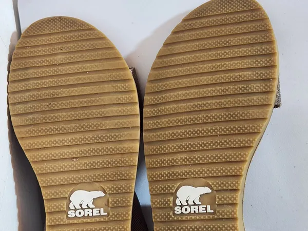 Sorel Ella Brown and Gold Slip On Sandals Leather and Elastic Straps Size 9.5 - Image 9