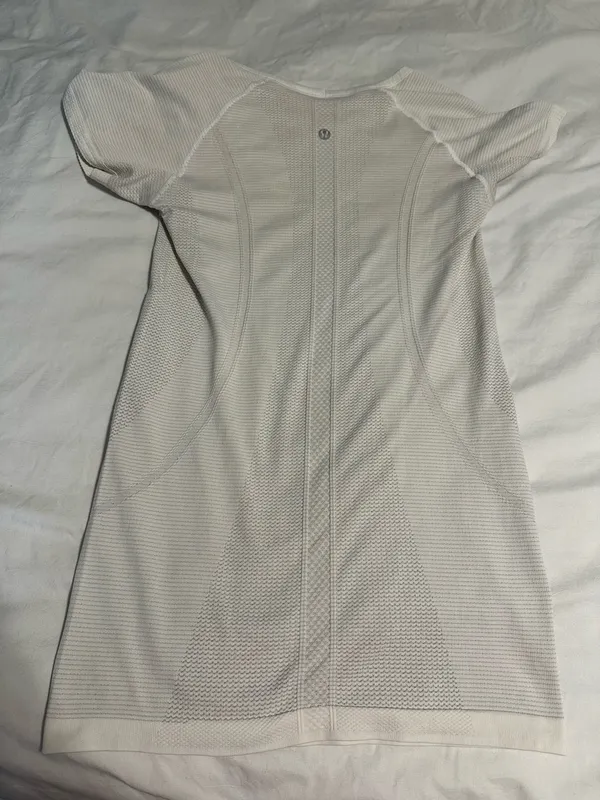Lululemon Swiftly Tech V-Neck - Image 6
