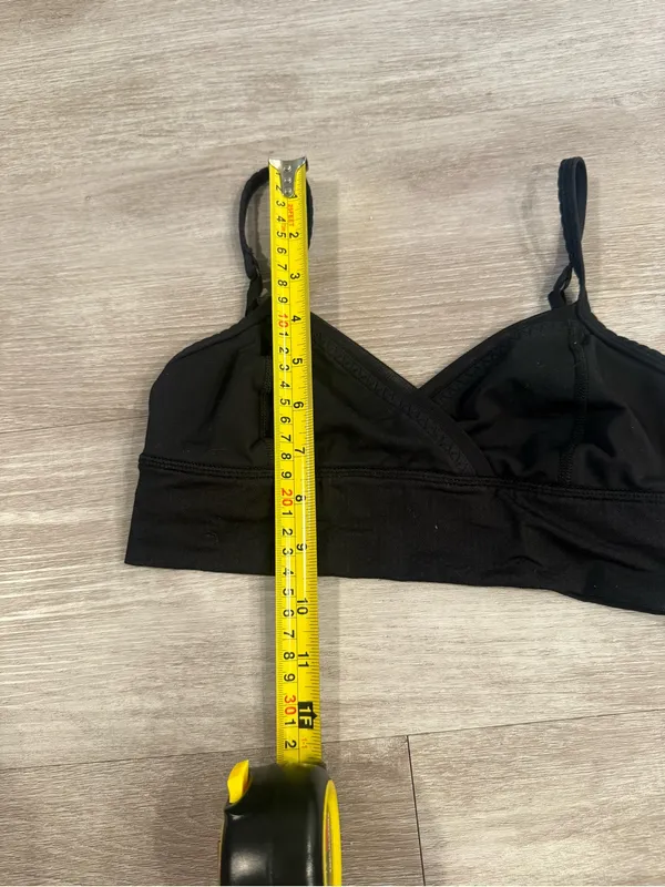 Lululemon Ujjayi Bra in Black Size 4 - Image 8