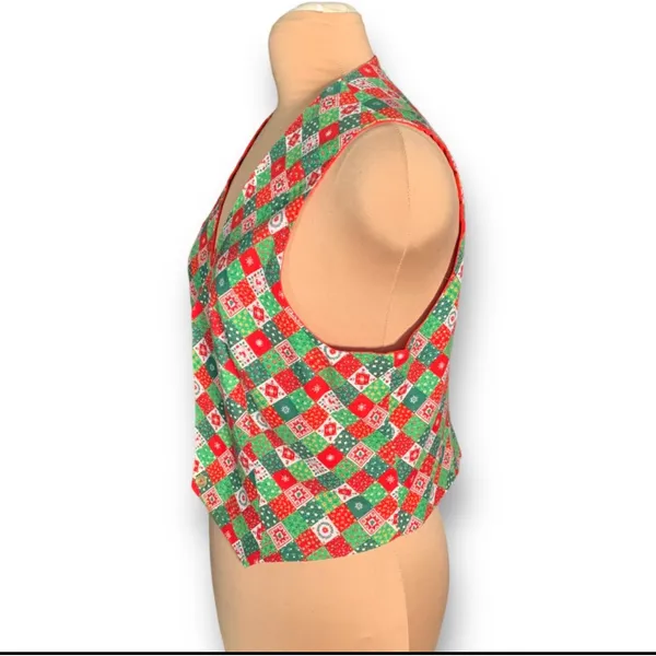 Vintage Christmas Patchwork Vest Handmade Red Green Quilt Holiday Cottagecore - Image 4