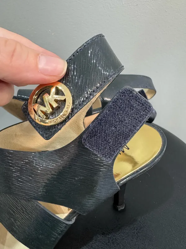 Navy Blue Michael Kors Joselle Patent Leather Slingbacks Size 7 EUC - Image 5