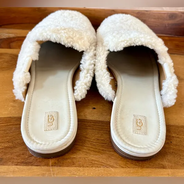 UGG Janaya Cozy Sherpa Mule Slide - Image 5