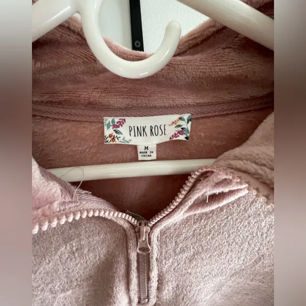 BNWT Pink Rose 3/4 zip shirt size medium - Image 2