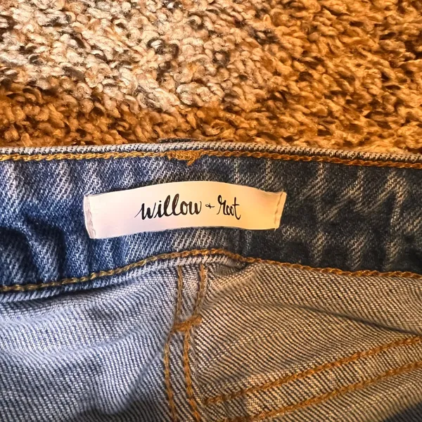 Willow + Root‎ Distressed Mom Jeans Ripped Knee Denim Button Fly Size 28 - Image 3