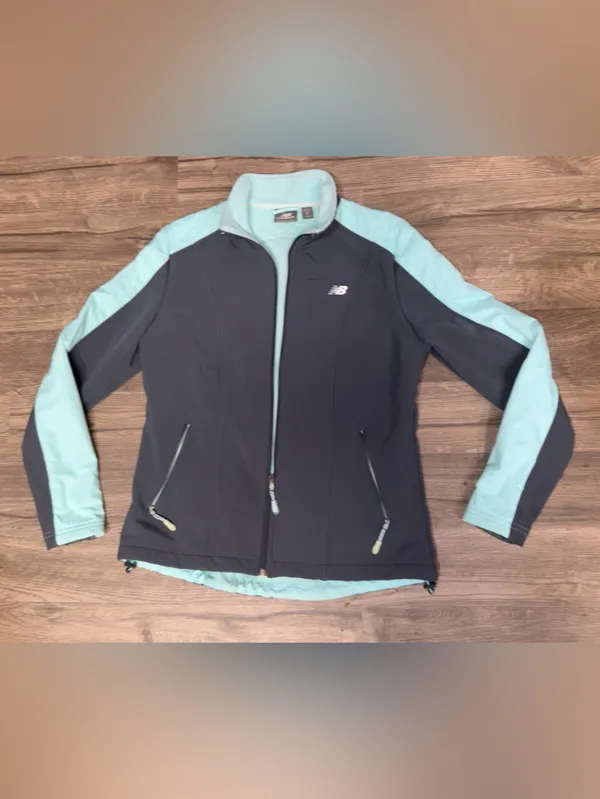 New Balance Women’s M Softshell Fleece Lined Colorblock Athletic Jacket - Image 3
