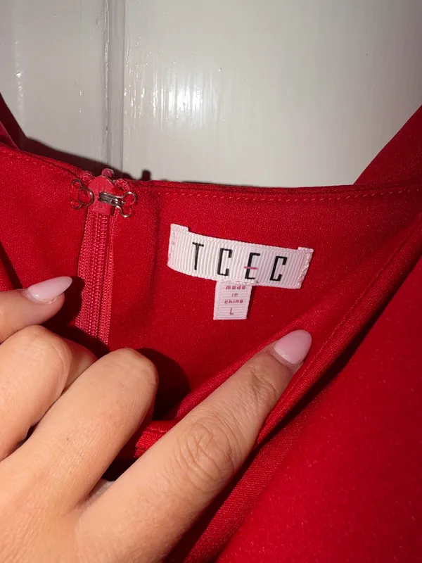 TCEC red dress with ruffle sleeves - Image 3