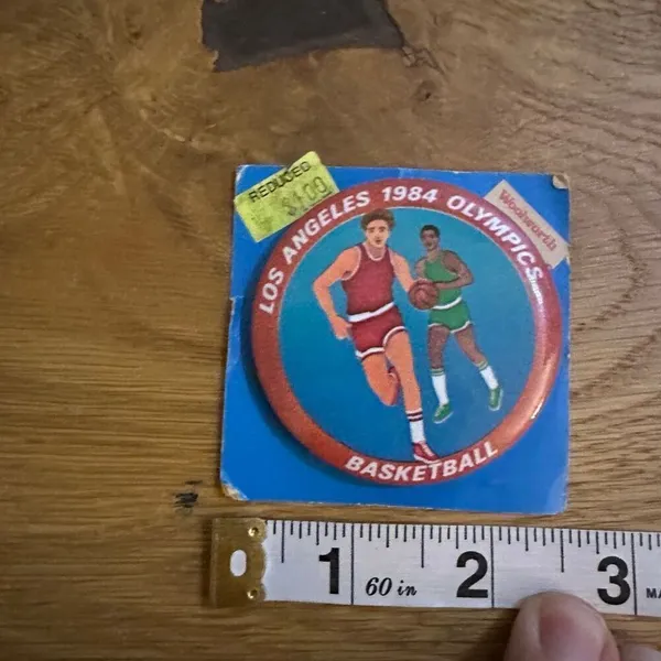 New 1984 USA basketball pin button - Image 4