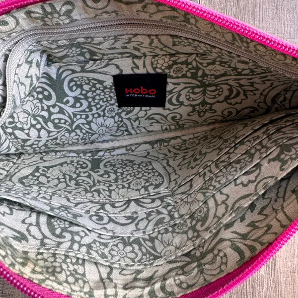 Hobo International Pink Leather Zip Clutch Wallet Floral Lining Grommet Detail - Image 3