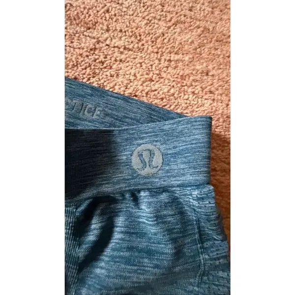 Lululemon Blue Heathered Seamless Bike Shorts Size S/P High Rise - Image 3