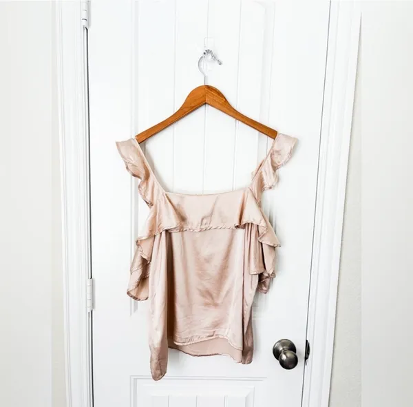 A.L.C. Powder Champagne Willow Cold Shoulder Ruffle Silk Blouse Size 10 - Image 2
