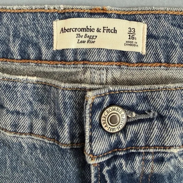 NWT Abercrombie & Fitch The Baggy‎ Low Rise Medium Wash Jeans - Image 6