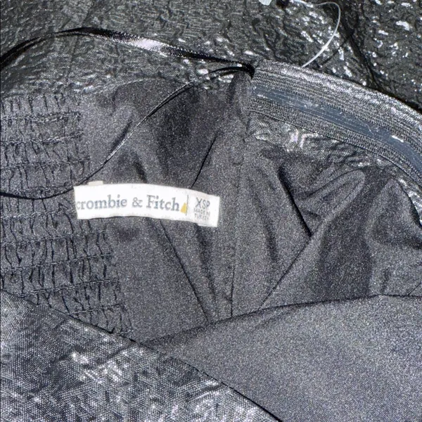 NWOT Abercrombie & Fitch Metallic strapless midi dress Charcoal Gray Shiny - Image 6