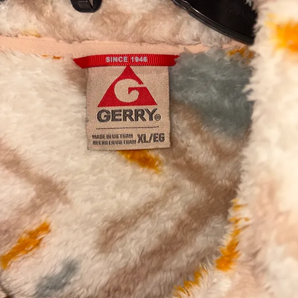 Gerry Women's Aztec/Southwestern High-Pile Sherpa Fleece Jacket. - Image 2