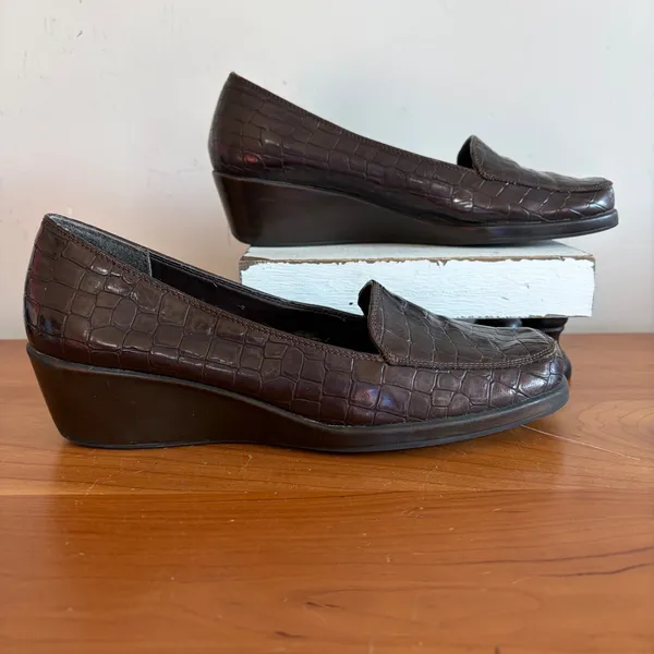 A2 by Aerosoles Tempting Brown Croc Embossed Wedge Loafers Womens 8M - Image 2