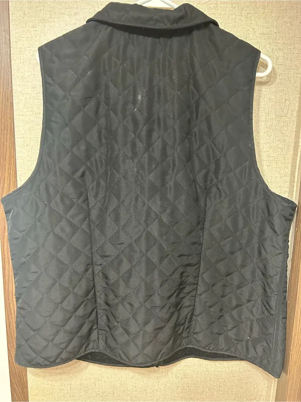 Kim Rogers Black Quilted Sleeveless Vest - Image 3