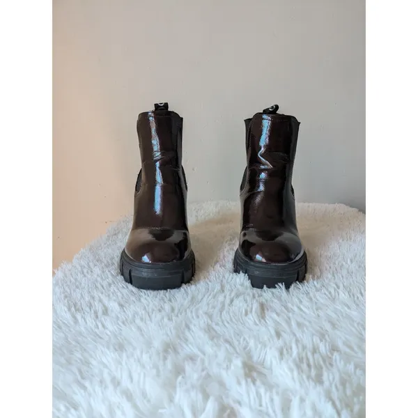 GBG by Guess Women's 6 Burgundy Glossy Platform Chunky Heel Combat Boot EUC - Image 4