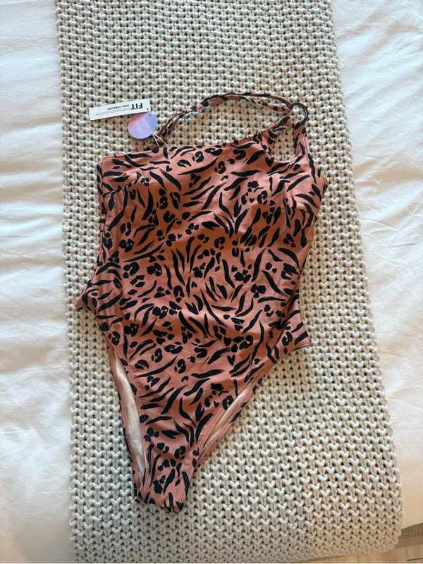 Cupshe X JoJo Fletcher Love Struck Asymmetrical One Piece - Image 3