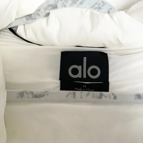 Alo Yoga Aspen Love Puffer Jacket Ivory M - Image 3