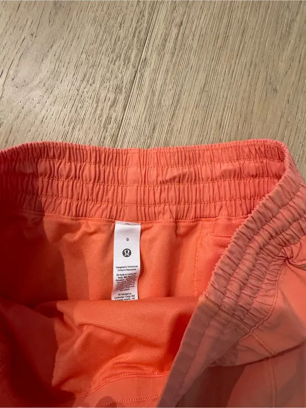 Lululemon Hotty Hot Shorts in Sunset - Image 3