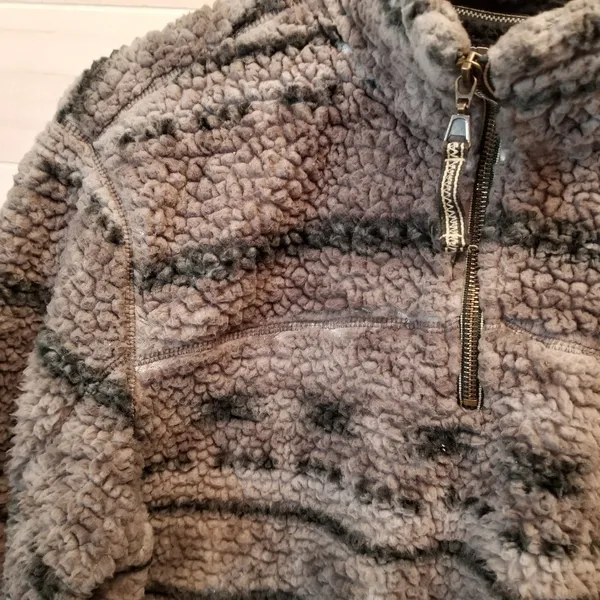 {L} Grizzly Sherpa Gray Black Quarter Zip Pullover Jacket - Image 3