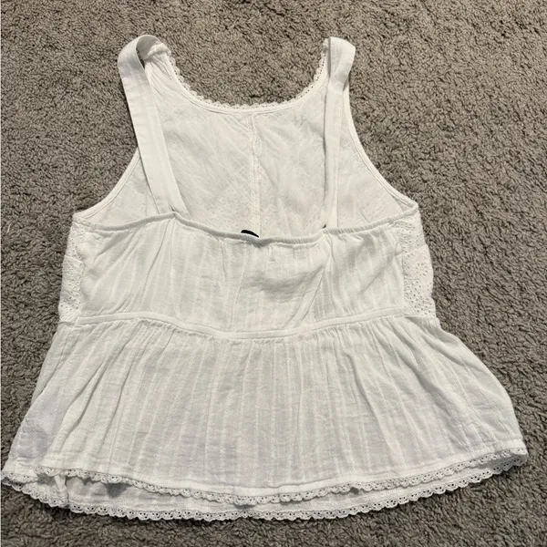 American Eagle Elegant White Eyelet Women's Top - Image 2