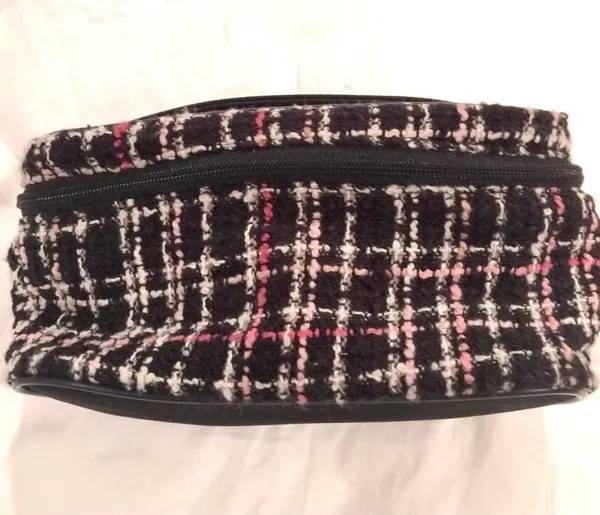Lancôme Black and Pink Tweed Cosmetic Case - Image 5