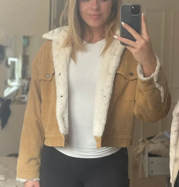 Levi’s Corduroy Sherpa Jacket - Image 2