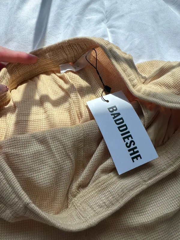 Shorts Yellow Size M - Image 2
