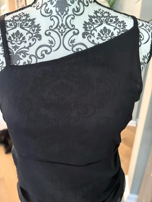 Old Navy Gap size medium spaghetti strap black top - Image 5