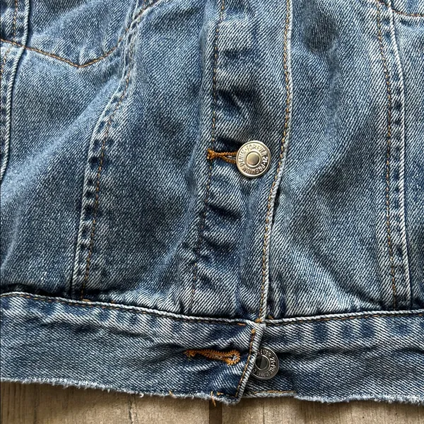 Forever 21 Blue Denim Jacket - Image 5